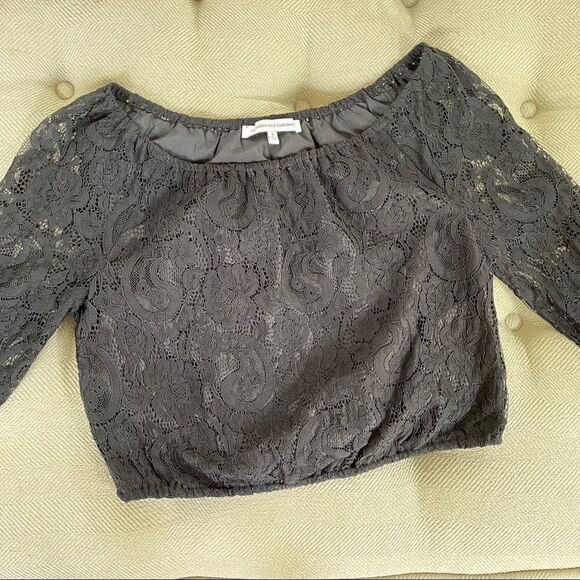 Cupcakes and Cashmere Cropped Lace Blouson Top Black S NWOT - Picture 1 of 9